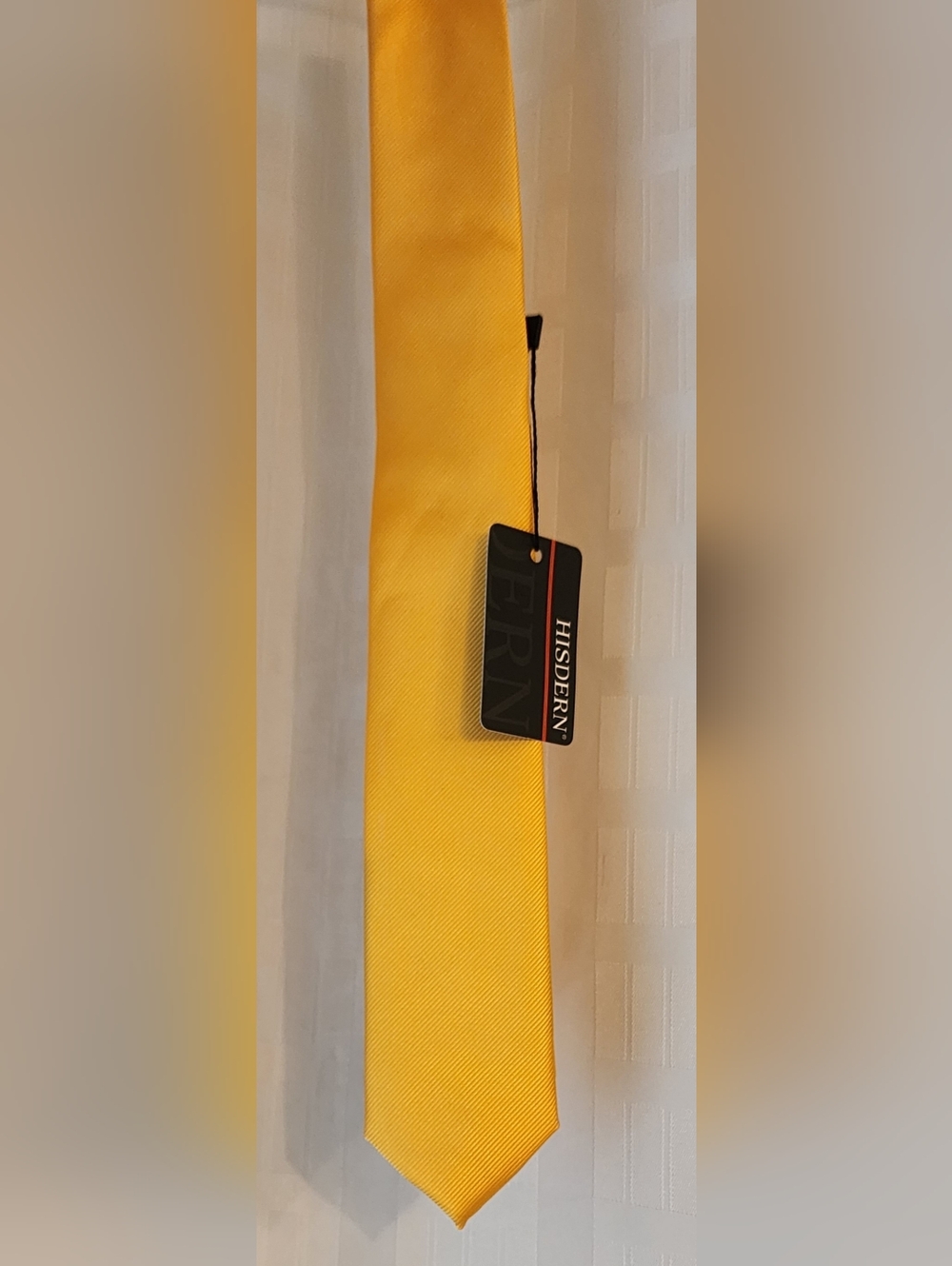 Hisdern Yellow Tie NWT